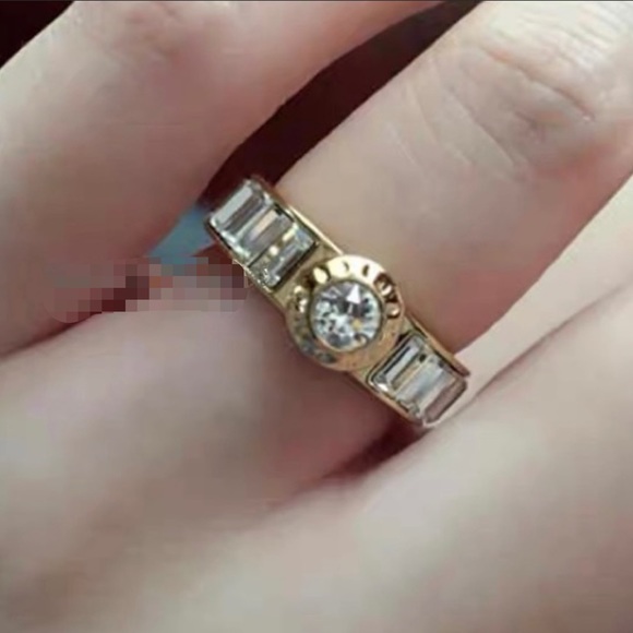 Henri Bendel iconic Ring - Picture 4 of 4